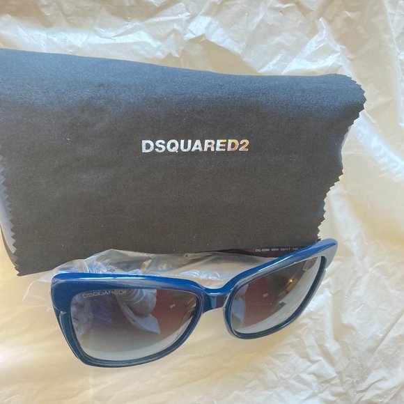 DSquared2 DQ0098 tipped tortoise arms gradient lens blue framed sunglasses main image 5